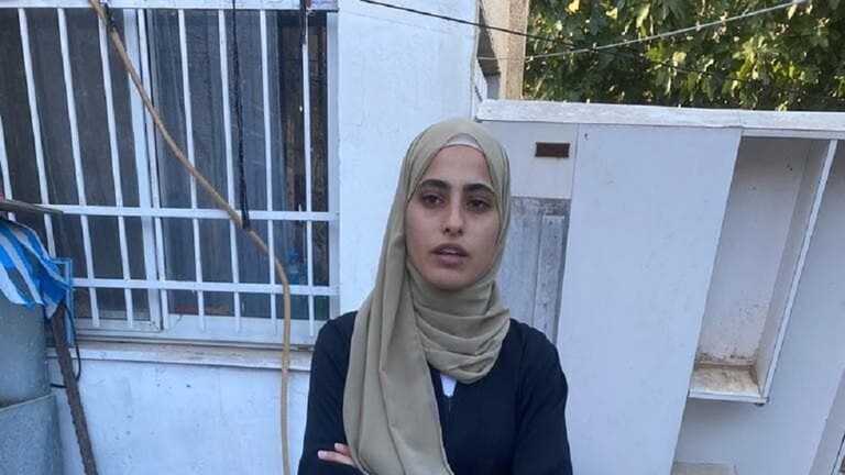 إطلاق سراح الناشطة الفلسطينية منى الكرد واعتقال شقيقها