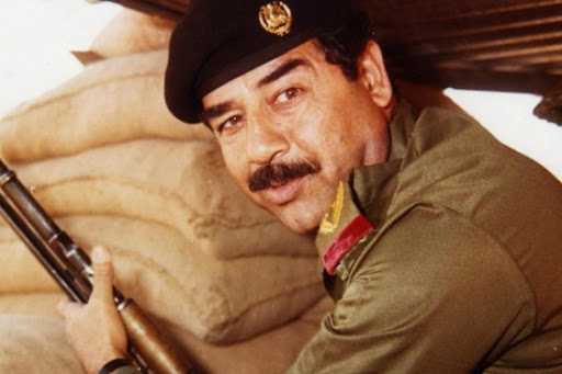 بعد ان زارهُ صدام عام 1988 ... قبر الرسول مخصص للرجال فقط