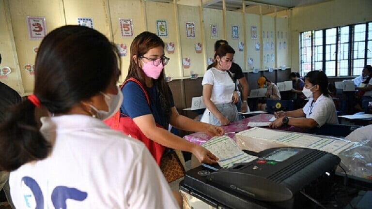 الفلبين تنتخب : نجل ماركوس يحقق فوزا كاسحا في الانتخابات