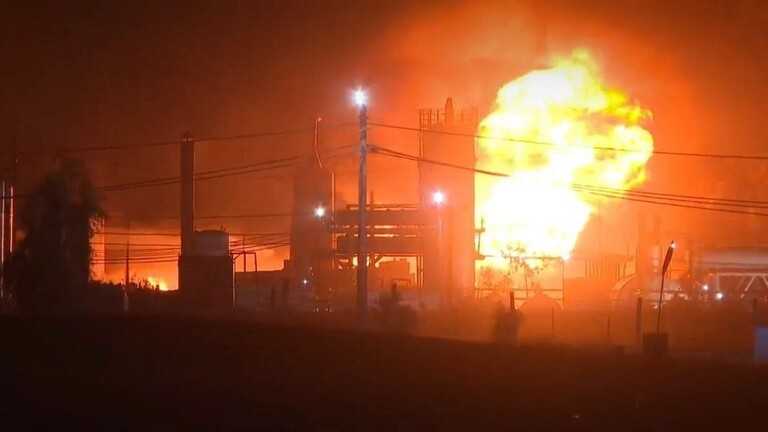 حريق مصفى الكوير النفطي في أربيل (صور)