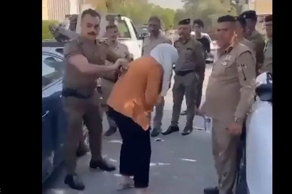 بالفيديو.. شجار عنيف بين ضابط وضابطة يشعل جدلا في العراق