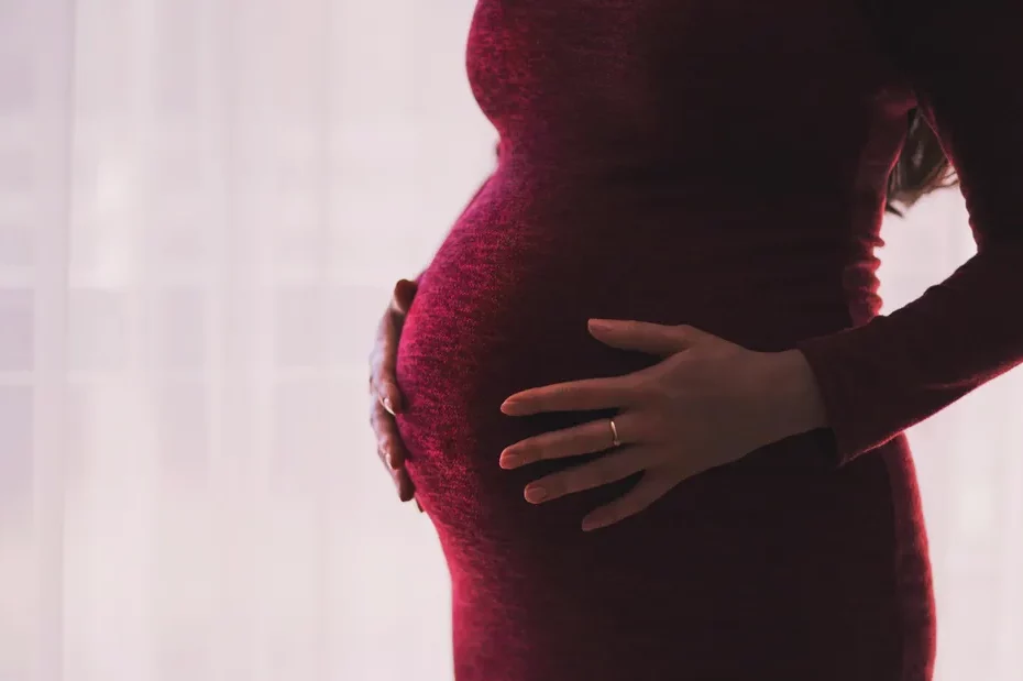 امرأة برحم مزدوج حامل بتوأم تثير الجدل