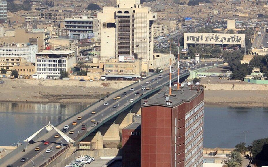 قطع جسرين وسط بغداد