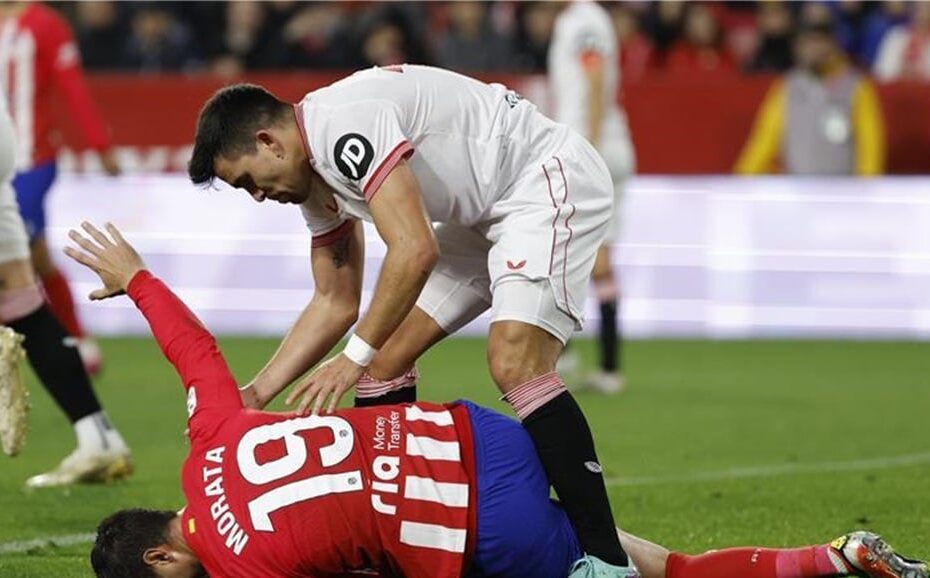 "موراتا" يتعرض لإصابة خطيرة بعد مغادرته الملعب باكياً
