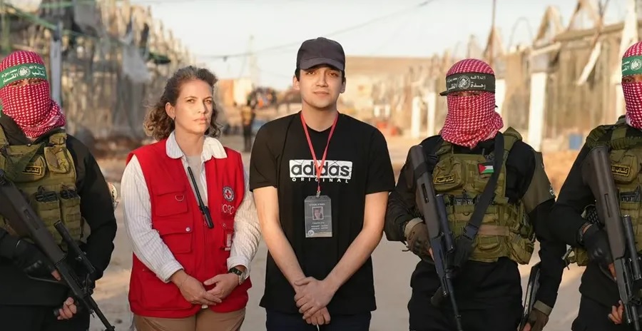 بيان للجيش ألإسرائيلي : تسلّمنا الرهينة عيدان ألكسندر ذات الاصول الامريكية