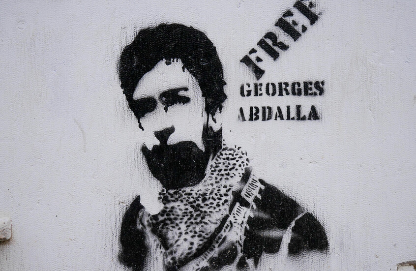 جورج إبراهيم عبد الله يصل إلى محكمة الاستئناف في باو، جنوب غرب فرنسا، الخميس 18 فبراير 2010 / AP