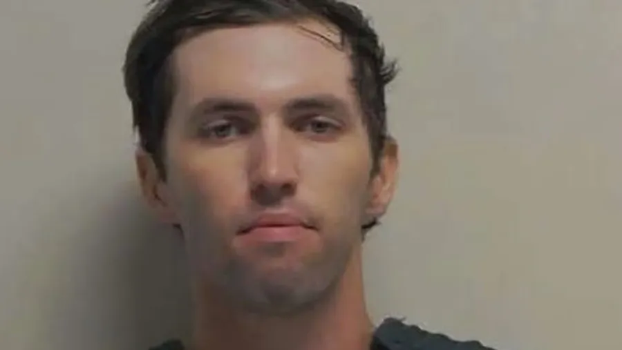 وصف المتهم بأنه كان طالبا متفوقا - قاتل كيرلي